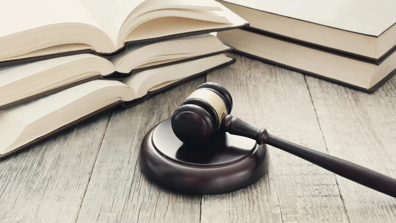 Dasar Hukum Pesawat Angkat Angkut